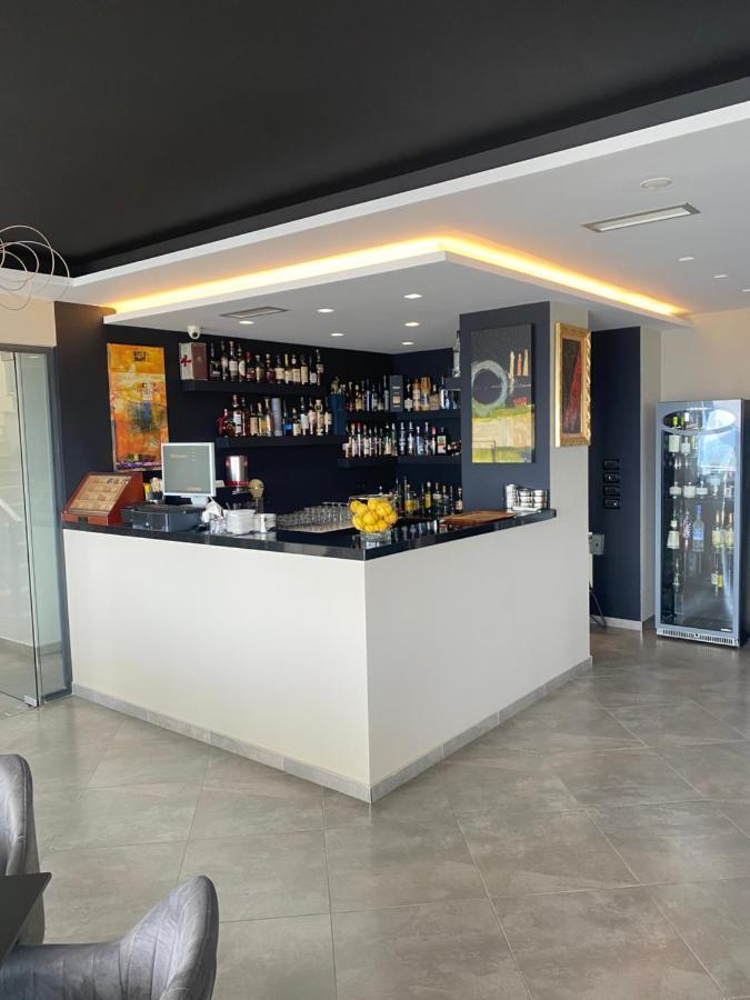 New Heaven Hotel Σαράντα Εξωτερικό φωτογραφία