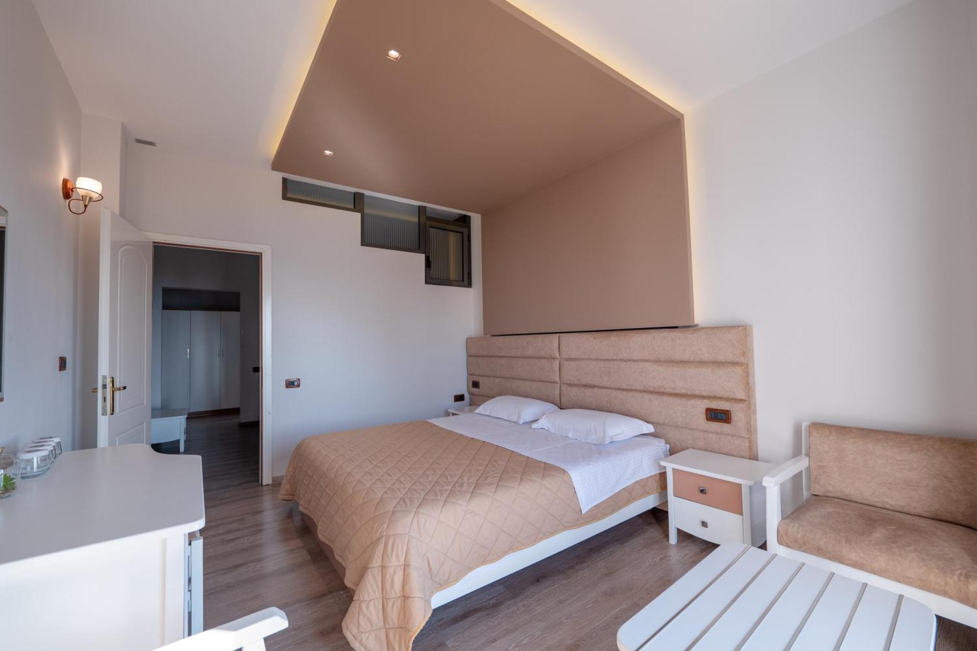 New Heaven Hotel Σαράντα Εξωτερικό φωτογραφία
