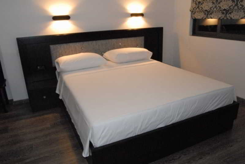 New Heaven Hotel Σαράντα Εξωτερικό φωτογραφία